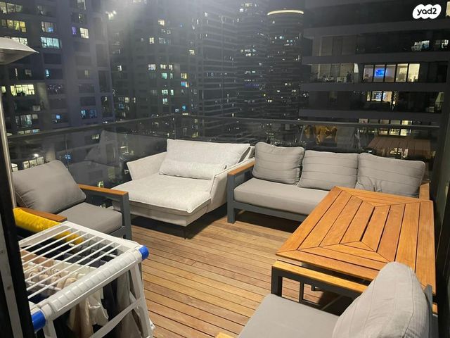 דירה, ניסים אלוני, צמרות איילון, פארק צמרת, תל אביב יפו