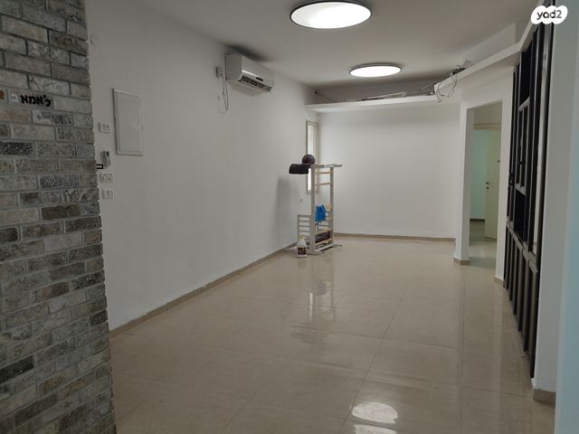 שדרות טרומפלדור 8