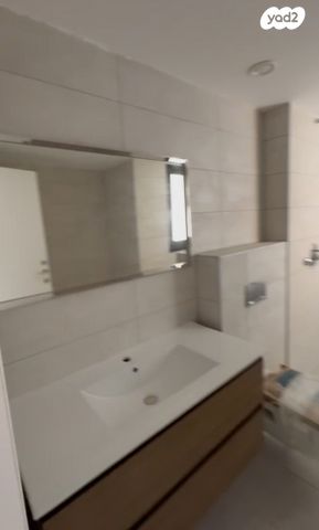 דירה, אמנון ליפקין שחק, נוף הטיילת, נתניה