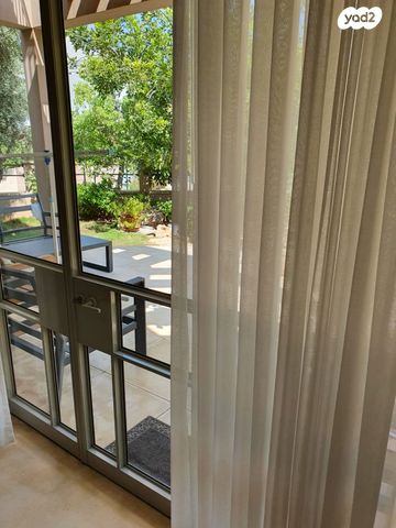 בית פרטי/ קוטג', עמנואל לוויס, כפר גנים ג, פתח תקווה