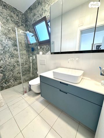 דירה, רבי יהודה הנשיא, עליות, רמת גן