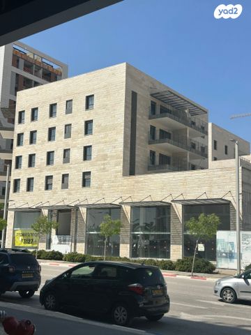 חנויות/ שטח מסחרי, הרכבת, שאר העיר, מודיעין מכבים רעות