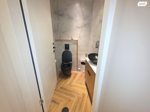 חנויות/ שטח מסחרי, גלי כרמל, טירת כרמל