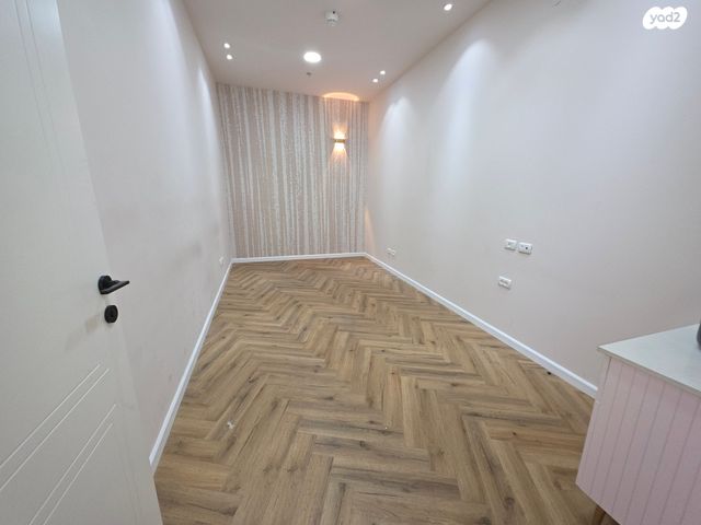 חנויות/ שטח מסחרי, גלי כרמל, טירת כרמל