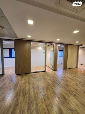 משרדים, שדרות המגינים 42, חיפה