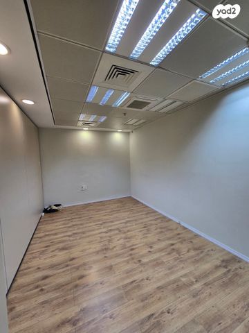 משרדים, שדרות המגינים 42, חיפה