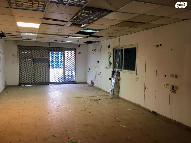 אולמות, חומה ומגדל, מונטיפיורי, הרכבת, תל אביב יפו