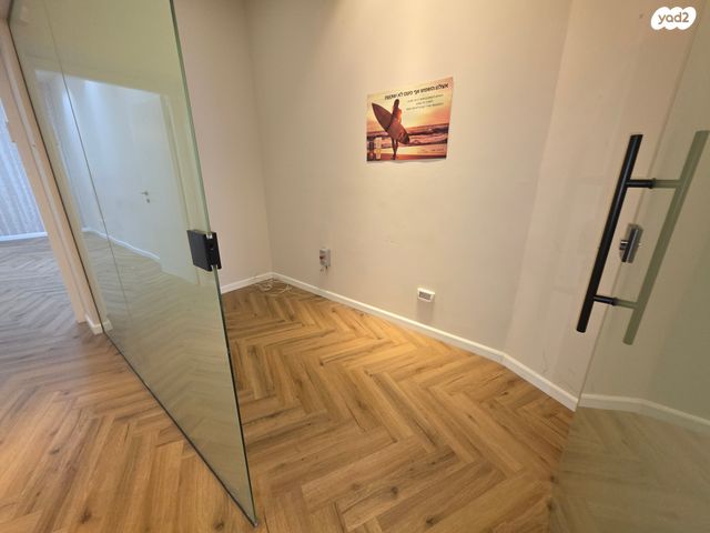 חנויות/ שטח מסחרי, גלי כרמל, טירת כרמל