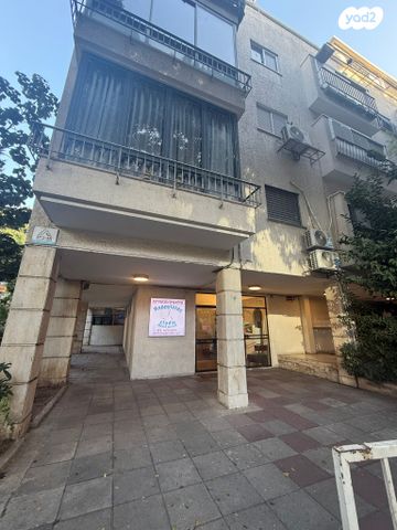 חנויות/ שטח מסחרי, שדרות בן ציון 8, תל אביב יפו