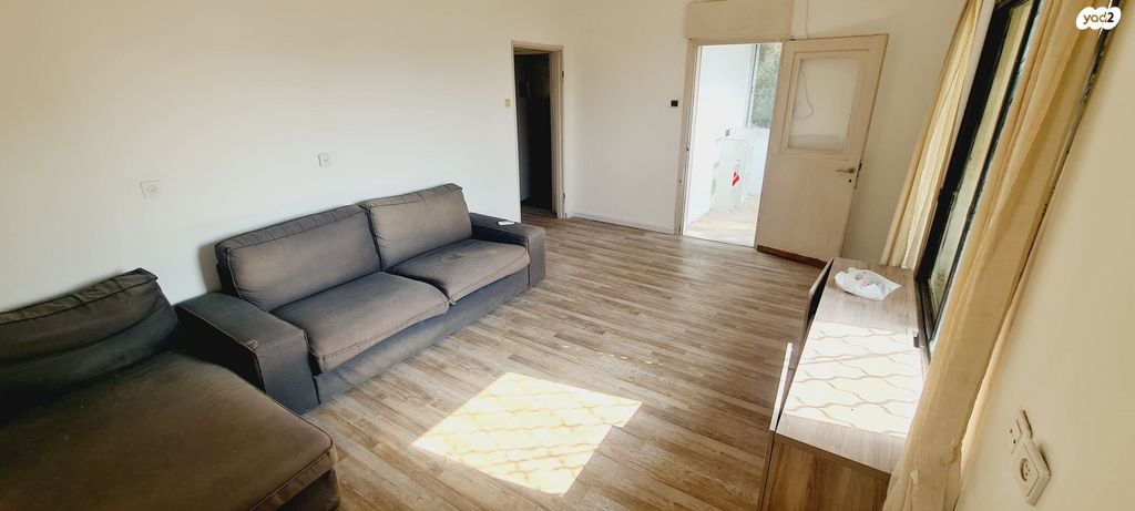 חנויות/ שטח מסחרי, מקלף, צומת הקריות, חוף שמן, חיפה