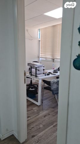 משרדים, קיבוץ גלויות, רובע ב', אשדוד