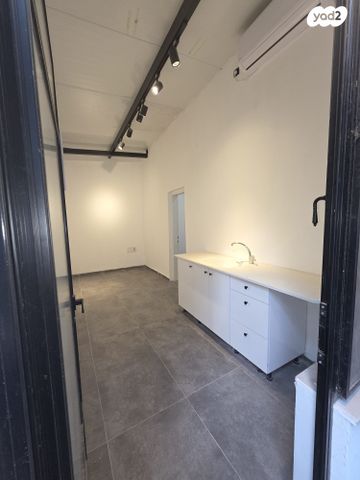 משרדים, הזית, כפר ביל"ו