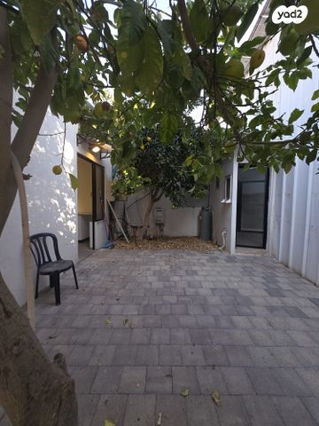 משרדים, הזית, כפר ביל"ו