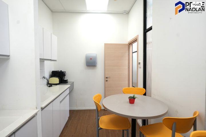 משרדים, אחד העם, מרכז העיר, חדרה