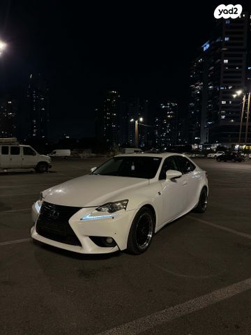 מודעת רכב לקסוס IS