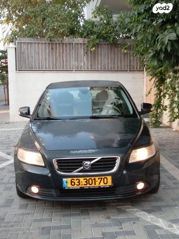 וולוו S40