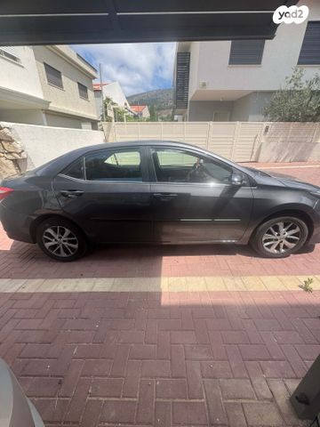 טויוטה קורולה