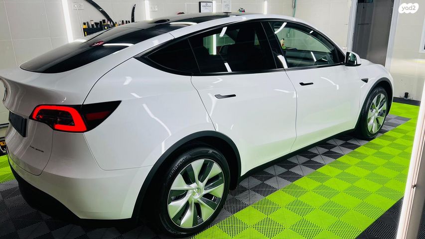 מודעת רכב טסלה מודל Y