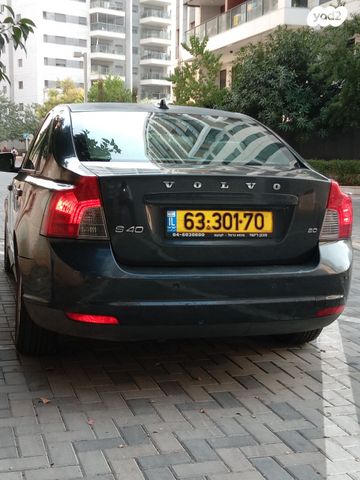 וולוו S40