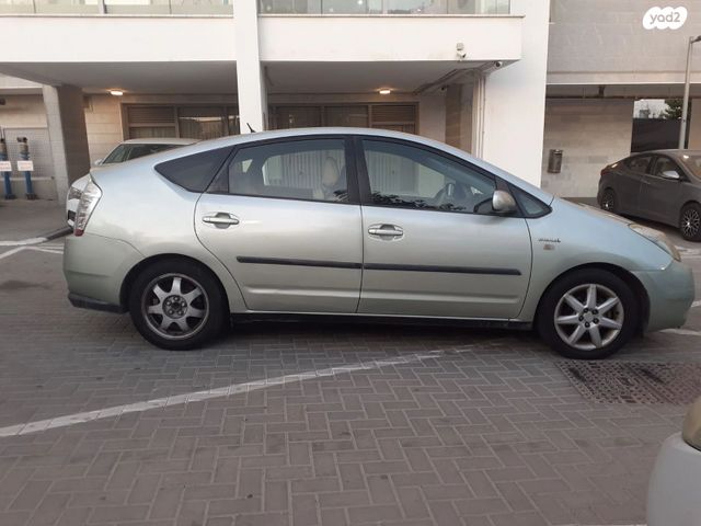 טויוטה פריוס