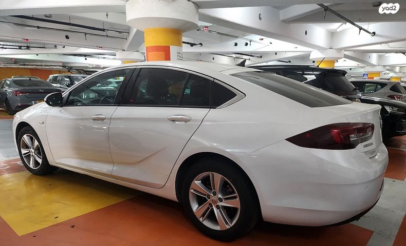 מודעת רכב אופל אינסיגניה