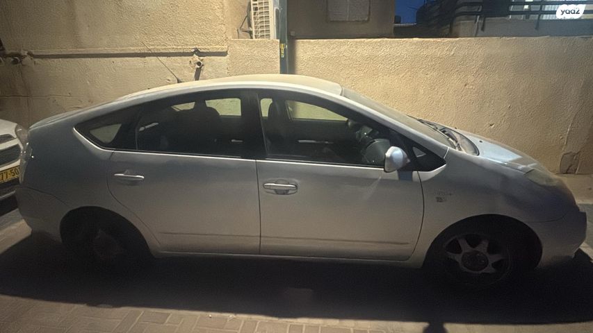 מודעת רכב טויוטה פריוס
