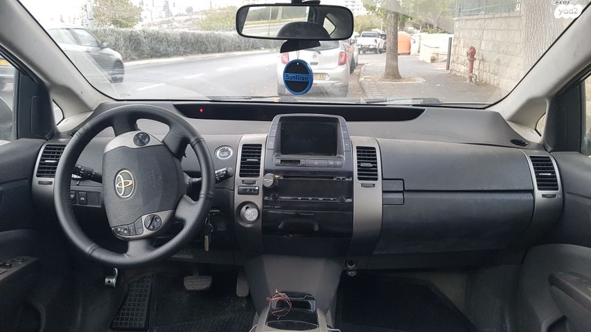 טויוטה פריוס