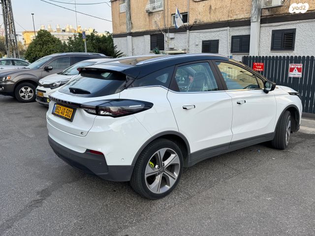 ג׳ילי Geometry C