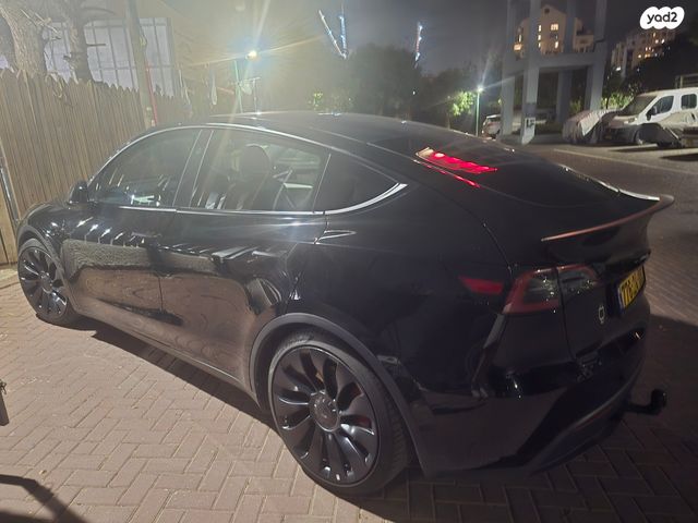 מודעת רכב טסלה מודל Y