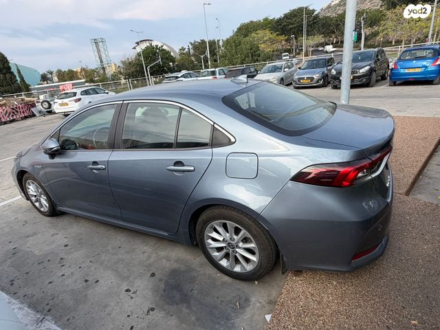 מודעת רכב טויוטה קורולה