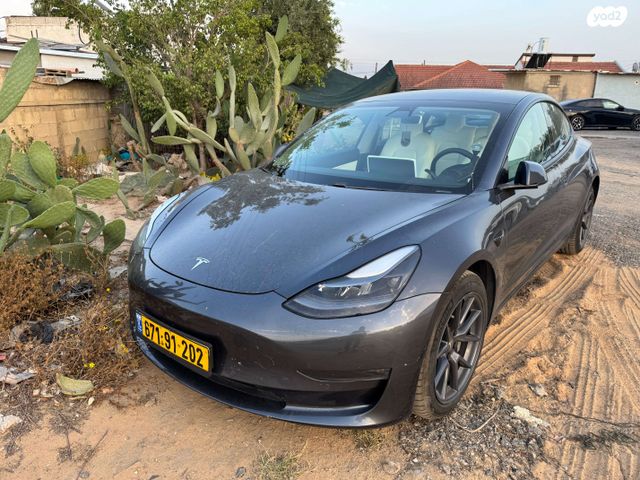 טסלה מודל 3
