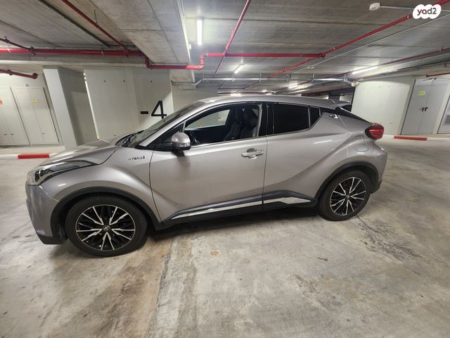 מודעת רכב טויוטה C-HR