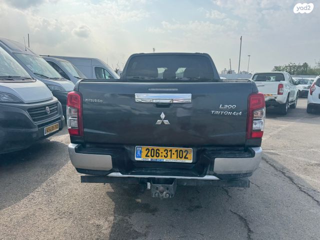 מיצובישי טרייטון / L200