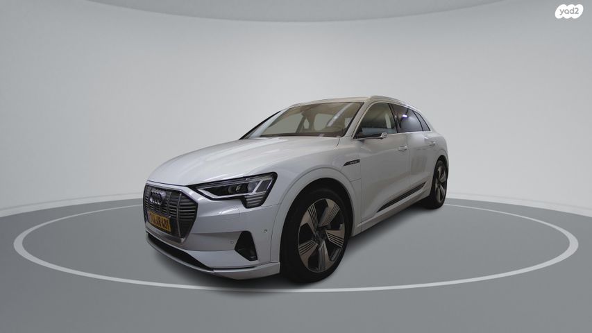מודעת רכב אאודי E-tron
