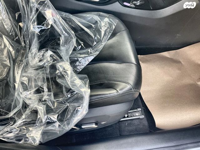 אם ג'י מארוול R