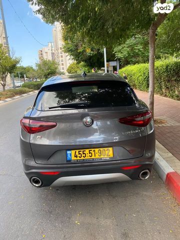 אלפא רומיאו סטלביו