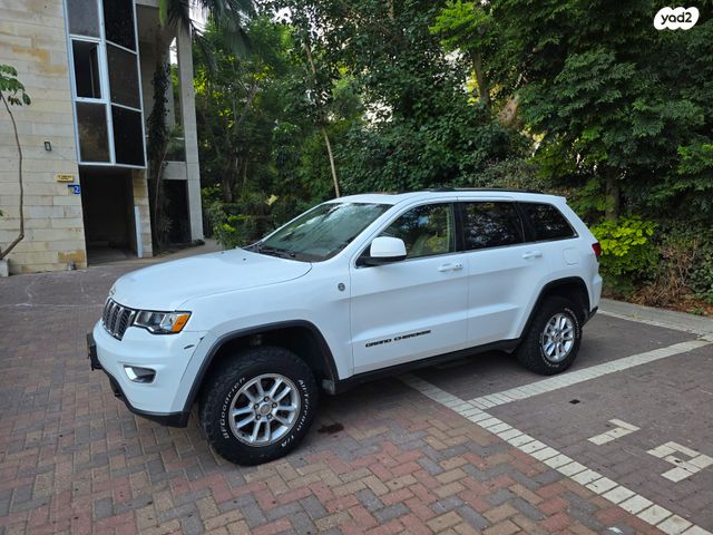 מודעת רכב ג'יפ גרנד צ'ירוקי