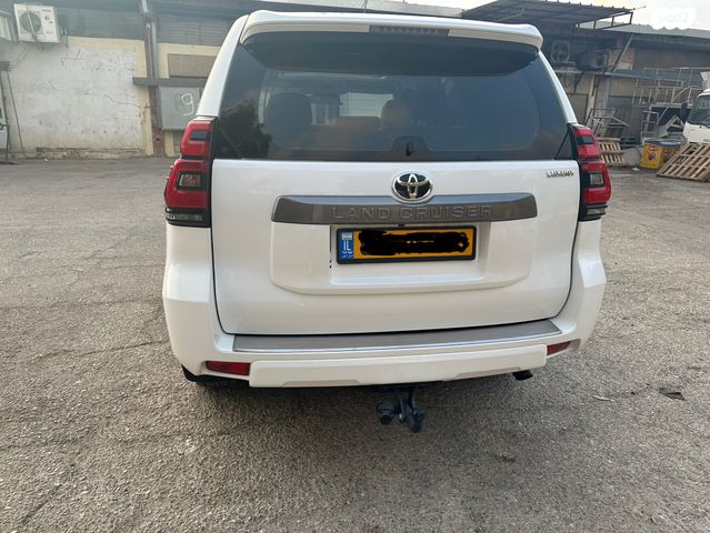 טויוטה לנד קרוזר