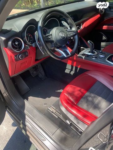 אלפא רומיאו סטלביו