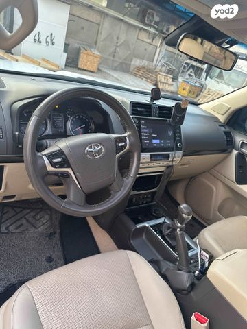 טויוטה לנד קרוזר