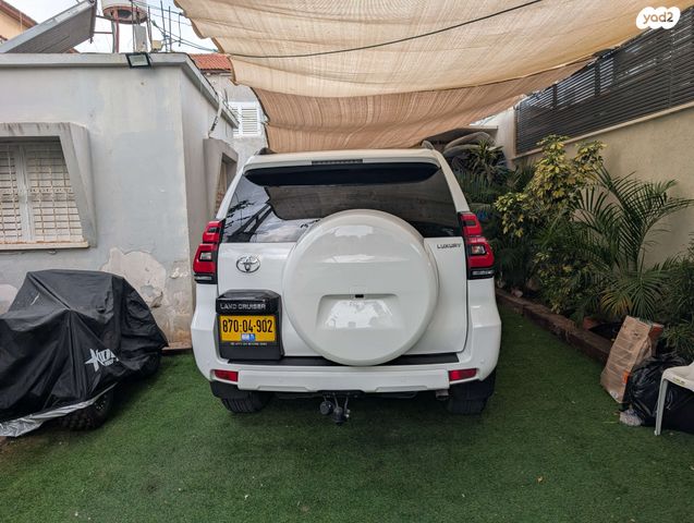 טויוטה לנד קרוזר