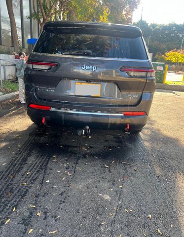 מודעת רכב ג'יפ גרנד צ'ירוקי