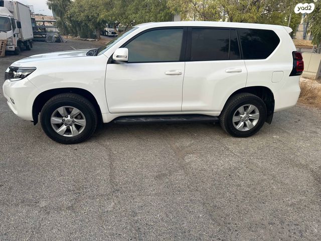 טויוטה לנד קרוזר