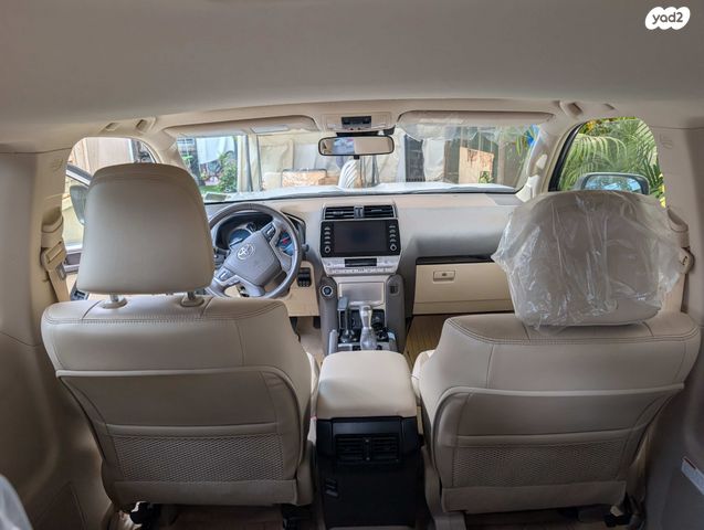 טויוטה לנד קרוזר