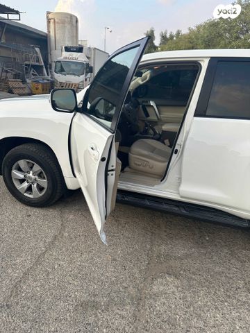 טויוטה לנד קרוזר