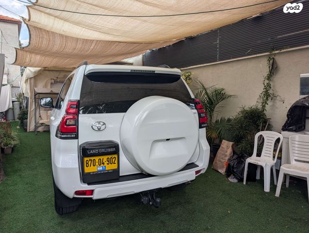 טויוטה לנד קרוזר