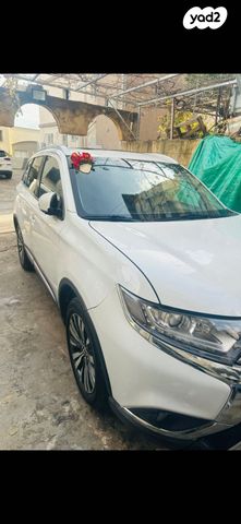 מיצובישי אאוטלנדר