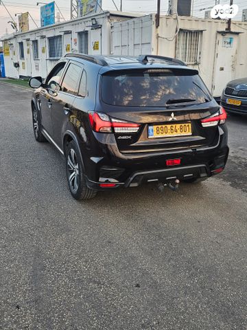 מודעת רכב מיצובישי ASX