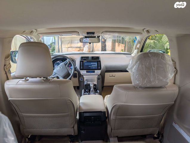 טויוטה לנד קרוזר