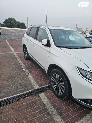 מיצובישי אאוטלנדר